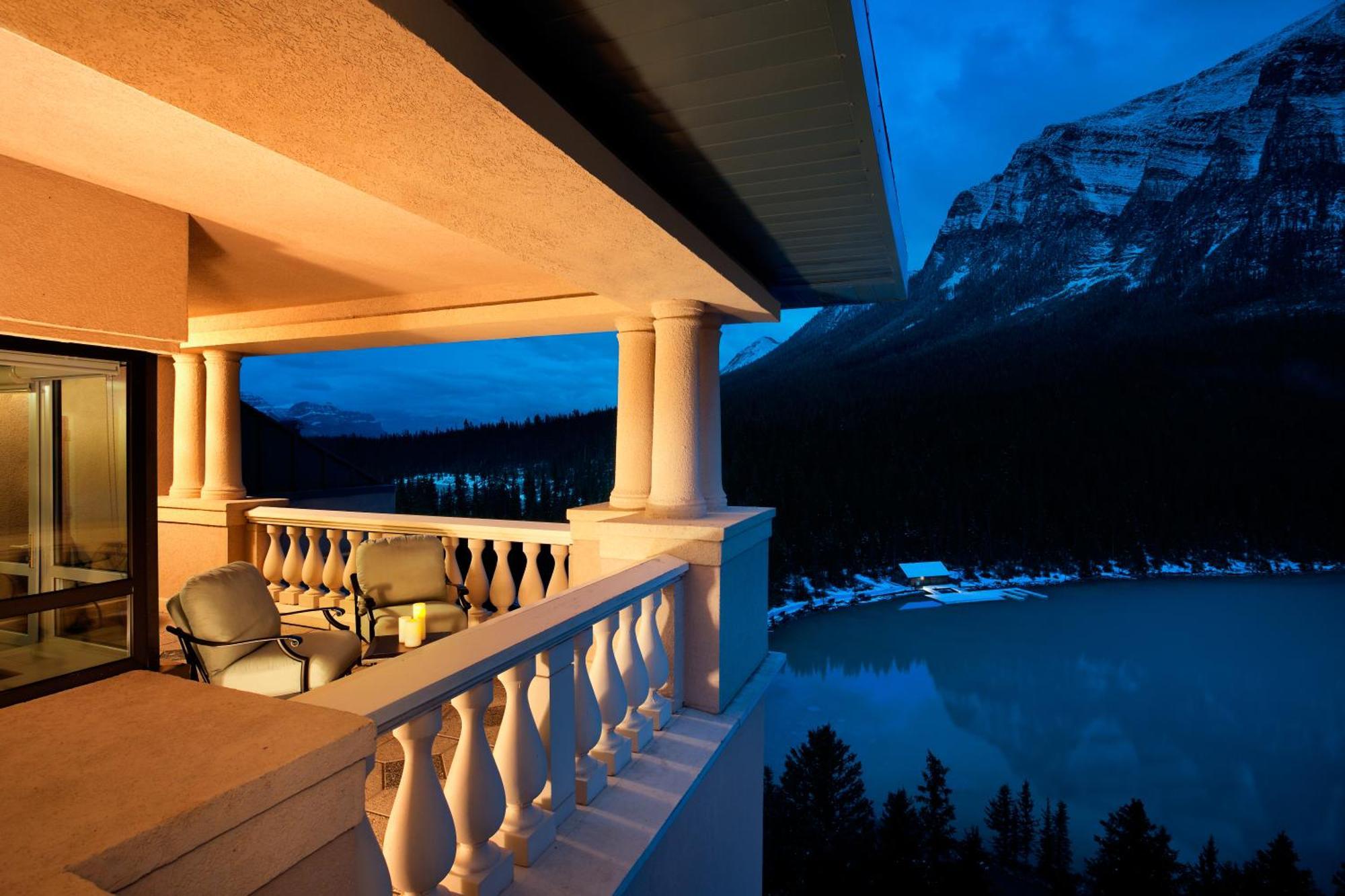 Fairmont Chateau Lake Louise Esterno foto